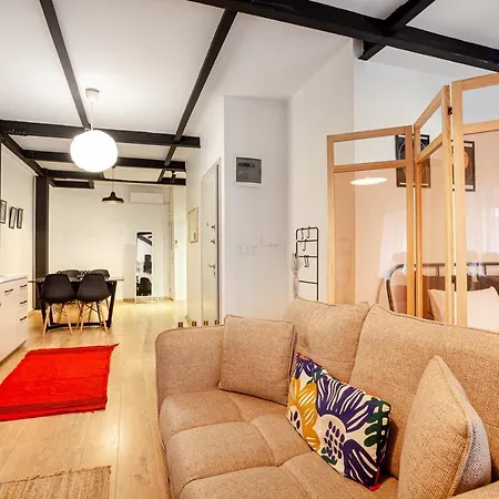 Amalia By Oval Aparthotel