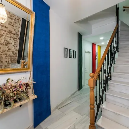 Aparthotel Amalia By Oval 5*
