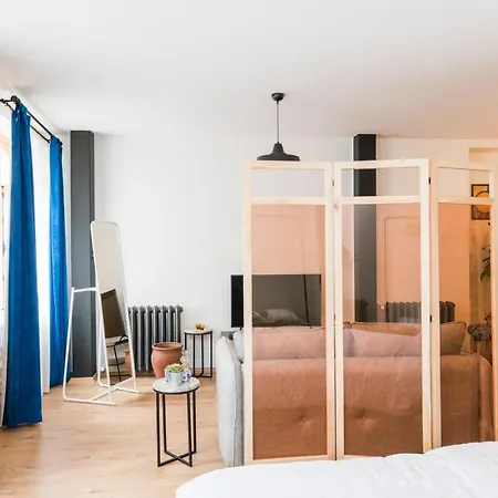 Amalia By Oval Aparthotel
